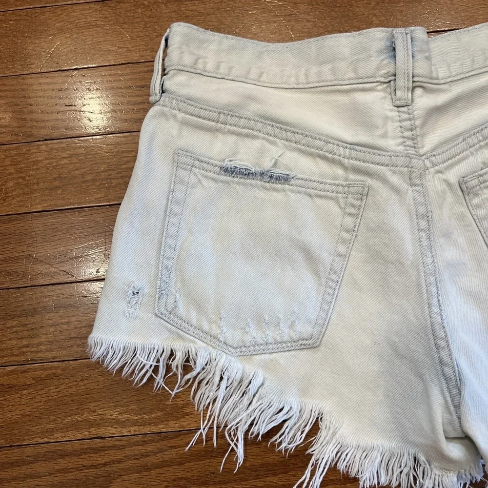 We The Free Free People Denim Shorts 25 US 2 Light Wash Frayed Button Festival